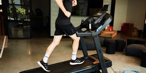 jeff dengate Jen running on a treadmill that has an incline