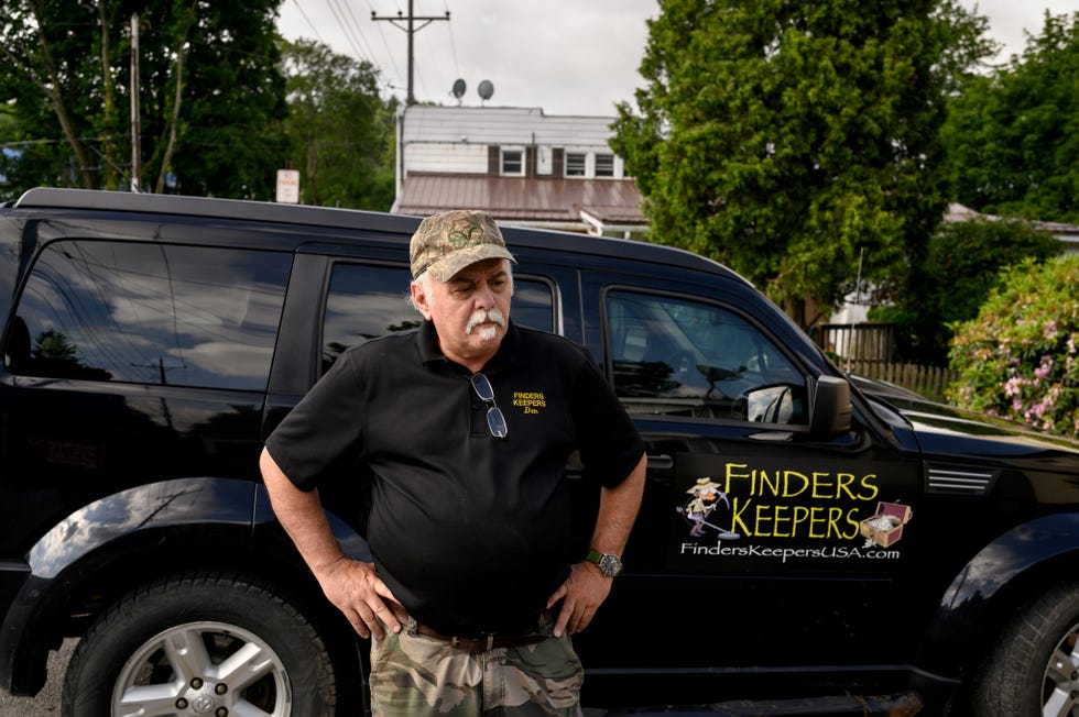 finders keepers at the dig site in dents run