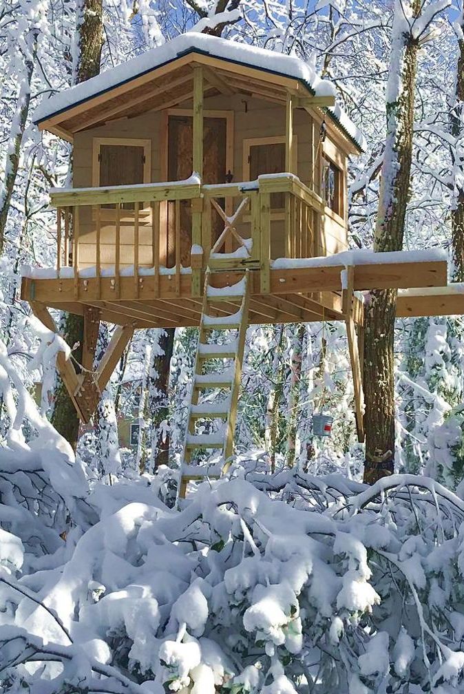 treehouse in the snow