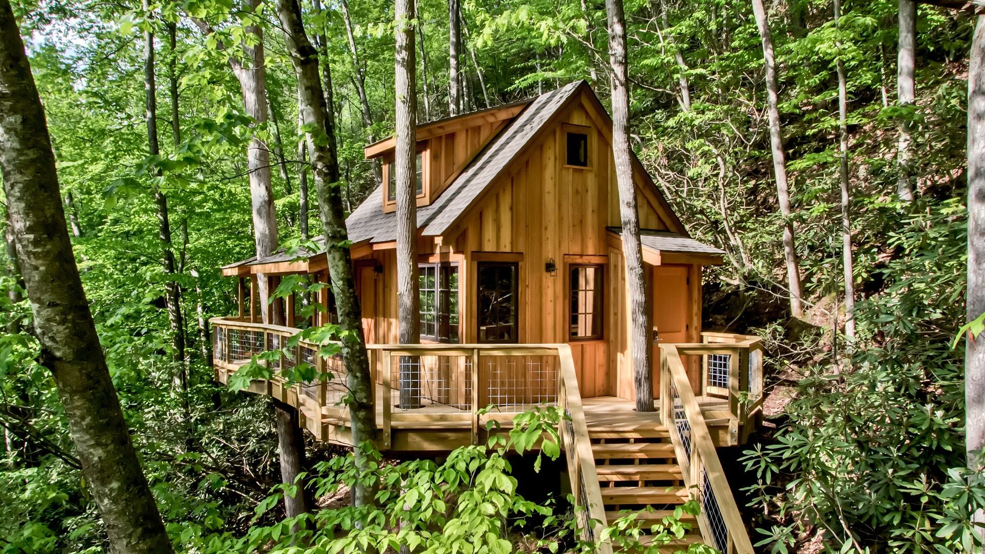 This Dreamy Treehouse Resort in Tennessee Is the Ultimate Glamping Escape