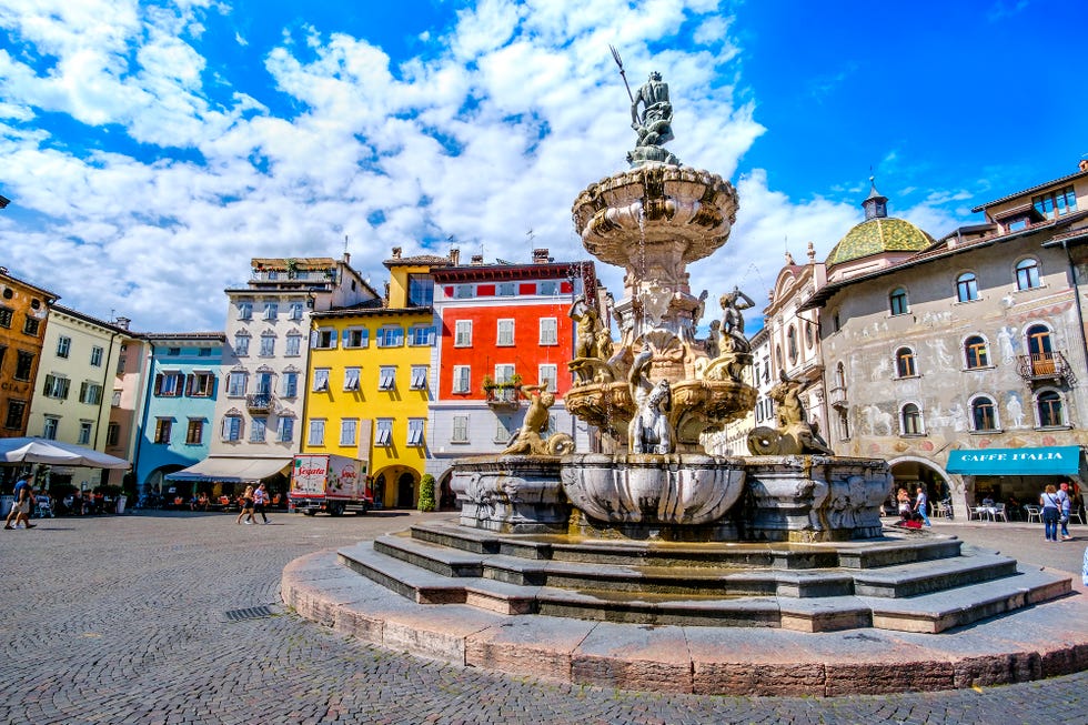 Trento Piazza Duomo fontana