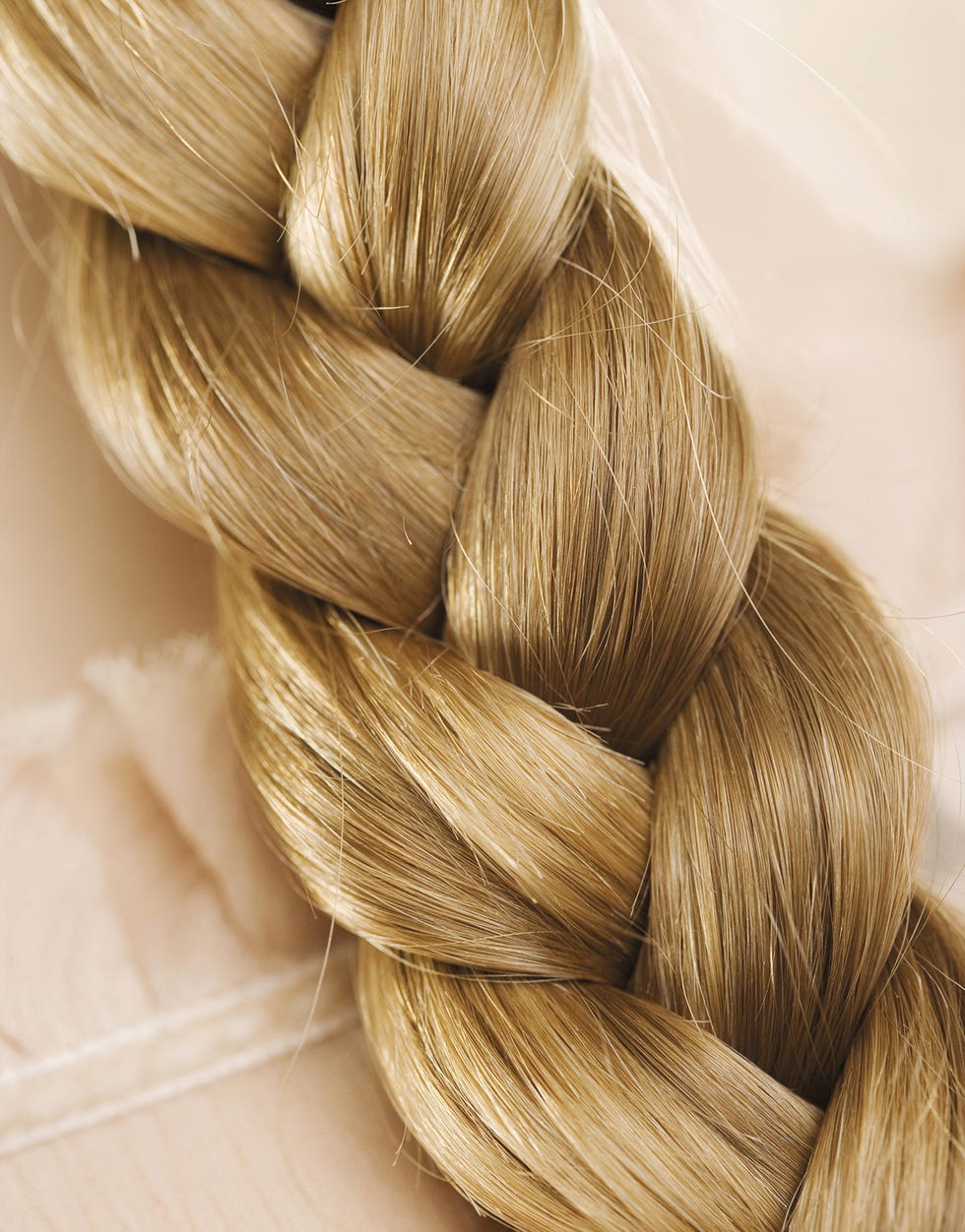 belleza trenza en espiga de pelo