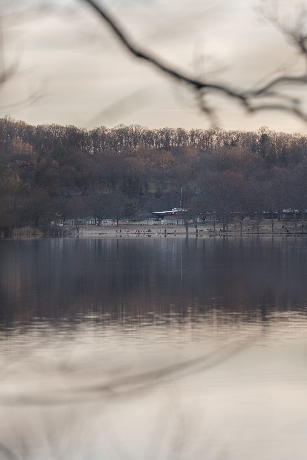 runners run along the lake at rockland lake state park