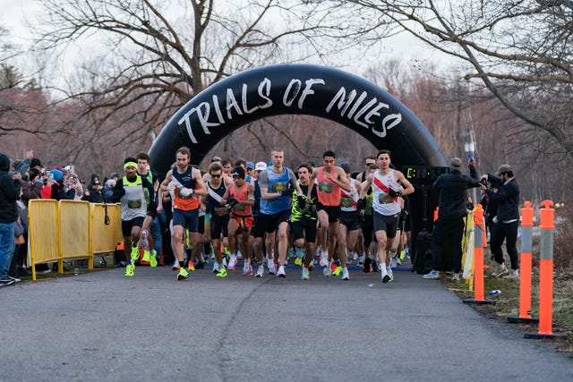 runners start a race