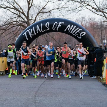 runners start a race runners start a race