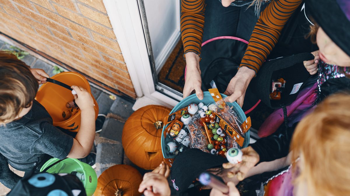 preview for 6 Safety Tips for Trick-or-Treating