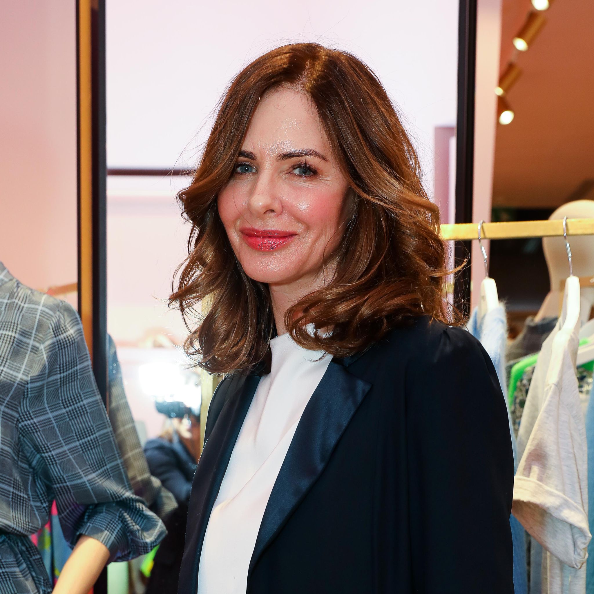 https://hips.hearstapps.com/hmg-prod/images/trinny-woodall-attends-the-launch-of-essential-antwerps-news-photo-1586445155.jpg?crop=0.754xw:0.528xh;0.114xw,0&resize=2048:*