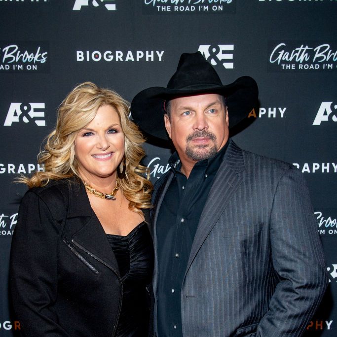 Trisha Yearwood Looks Stunning in a Curve-Hugging Dress During Appearance with Garth Brooks