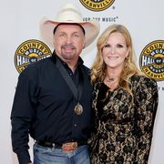 nashville, tennessee october 16 garth brooks and trisha yearwood attend the class of 2022 medallion ceremony at country music hall of fame and museum on october 16, 2022 in nashville, tennessee photo by jason kempingetty images for country music hall of fame and museum
