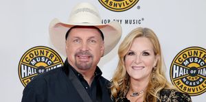 nashville, tennessee october 16 garth brooks and trisha yearwood attend the class of 2022 medallion ceremony at country music hall of fame and museum on october 16, 2022 in nashville, tennessee photo by jason kempingetty images for country music hall of fame and museum