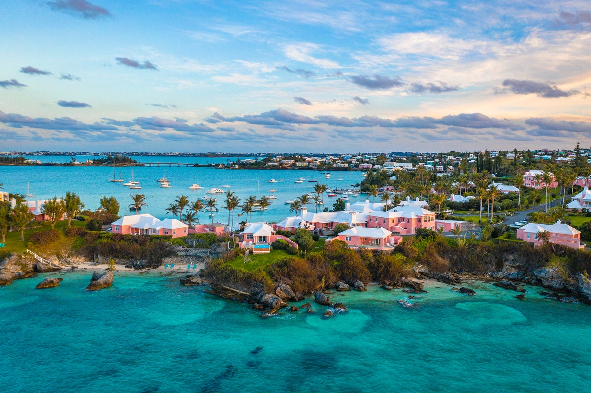 Tropical island with yachts and houses in Bermuda