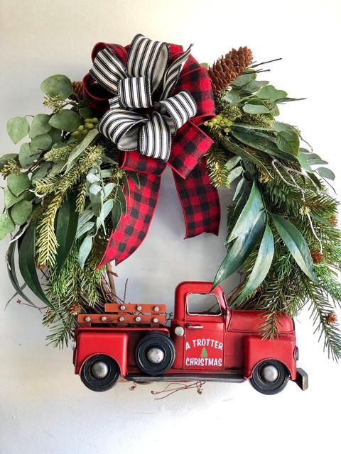 farmhouse truck wreath