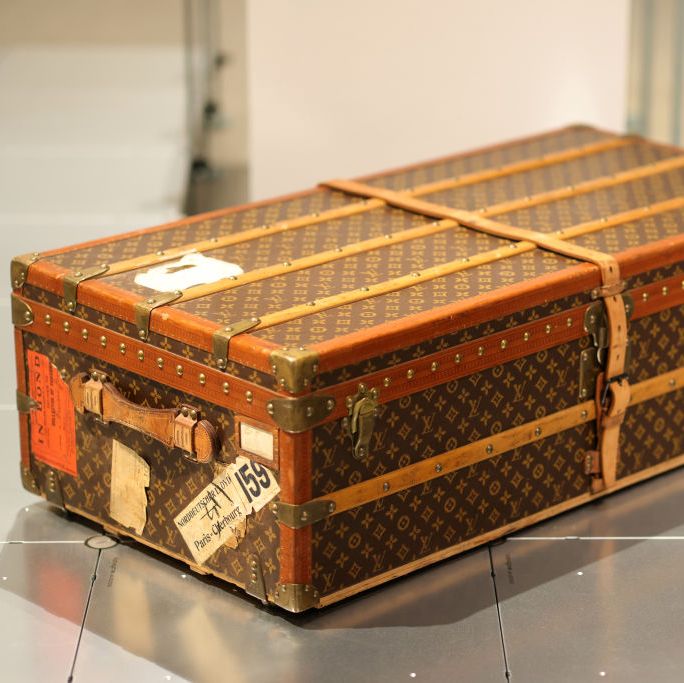 Fakultet placere Udsæt Everything you need to know about buying a Louis Vuitton trunk