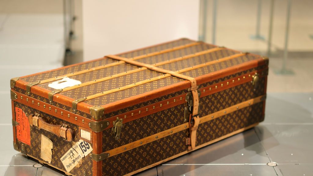 WHAT is in my LOUIS VUITTON Boxes, DECORATING Spaces w/ Luxury Boxes