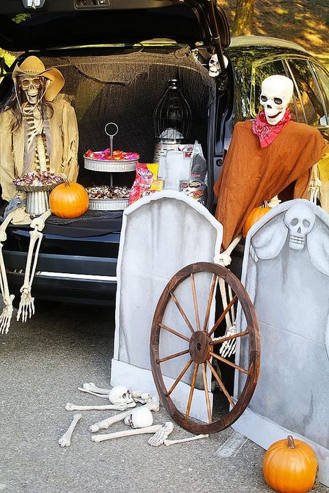 trunk or treat ideas ghost town