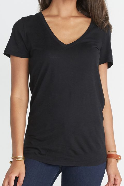 Clothing, Neck, T-shirt, Black, Sleeve, Shoulder, Arm, Top, Joint, Muscle, 