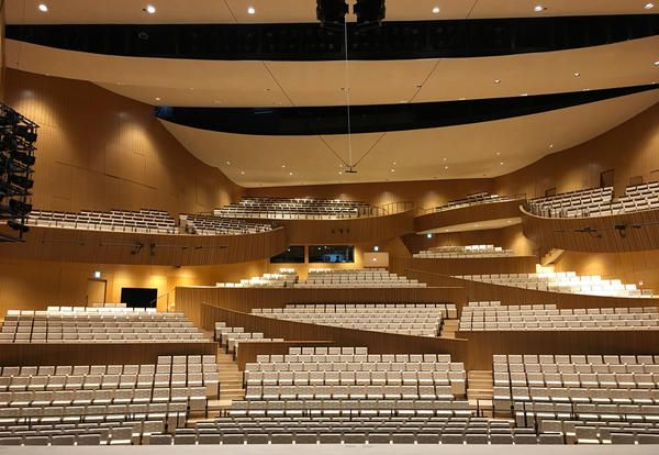 Concert hall, Auditorium, Performing arts center, Architecture, Building, Theatre, Convention center, Ceiling, heater, Stage, 