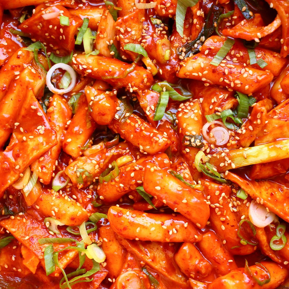 Best Tteokbokki Recipe - How To Make Spicy Korean Rice Cakes
