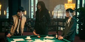 the umbrella academy l to r aidan gallagher as number five, emmy raver lampman as allison hargreeves, elliot page as viktor hargreeves in episode 303 of the umbrella academy cr christos kalohoridisnetflix © 2022
