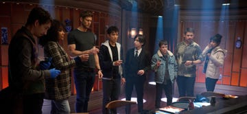 the umbrella academy l to r robert sheehan as klaus hargreeves, emmy raver lampman as allison hargreeves, tom hopper as luther hargreeves, justin h min as ben hargreeves, aidan gallagher as number five, elliot page as viktor hargreeves, david castañeda as diego hargreeves, ritu arya as lila pitts in episode 401 of the umbrella academy cr christos kalohoridisnetflix