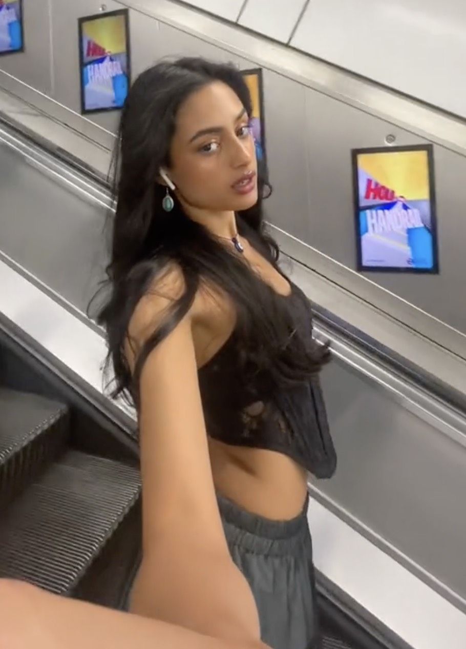Who is the Tube Girl? Get to know TikToker Sabrina Bahsoon pic