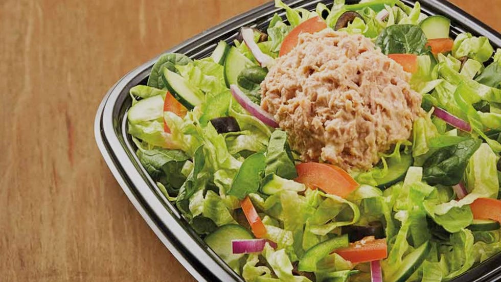 Dish, Food, Cuisine, Salad, Ingredient, Iceburg lettuce, Garden salad, Produce, Lunch, Vegetable, 