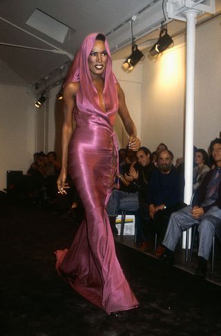 Azzedine Alaia 1986 Spring-Summer Fashion Show