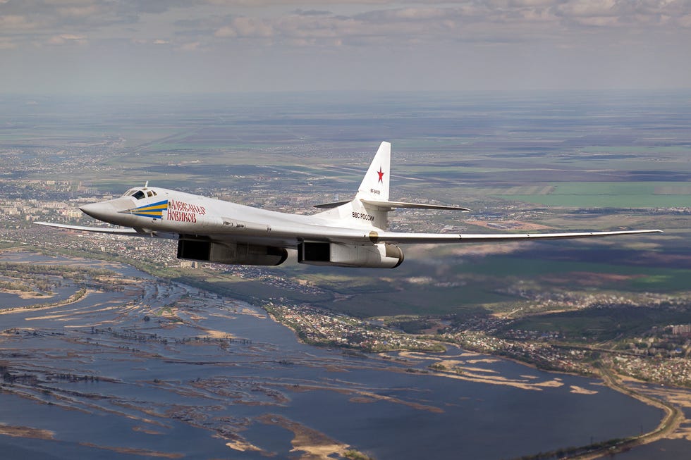 world's biggest planes  15 planes that dominate the skies