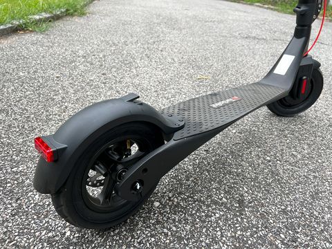 wheels and footbed of turboant x7 max electric scooter