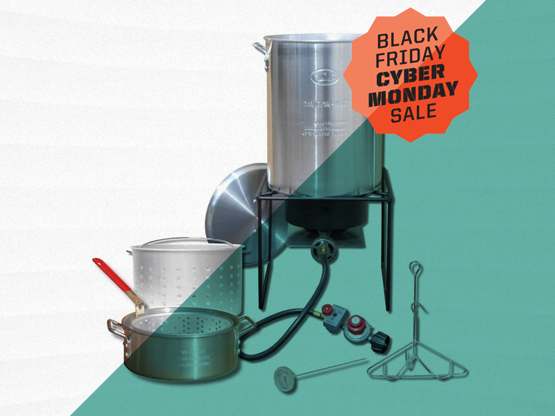 You Can Get This Turkey Fryer Kit for 46% Off, Just in Time for Thanksgiving