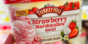 turkey hill strawberry marshmallow swirl frozen dairy dessert