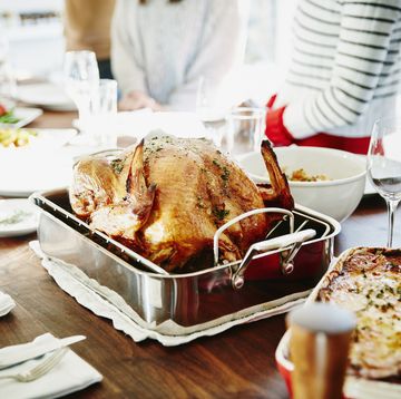 8 ways to keep calm when hosting christmas dinner