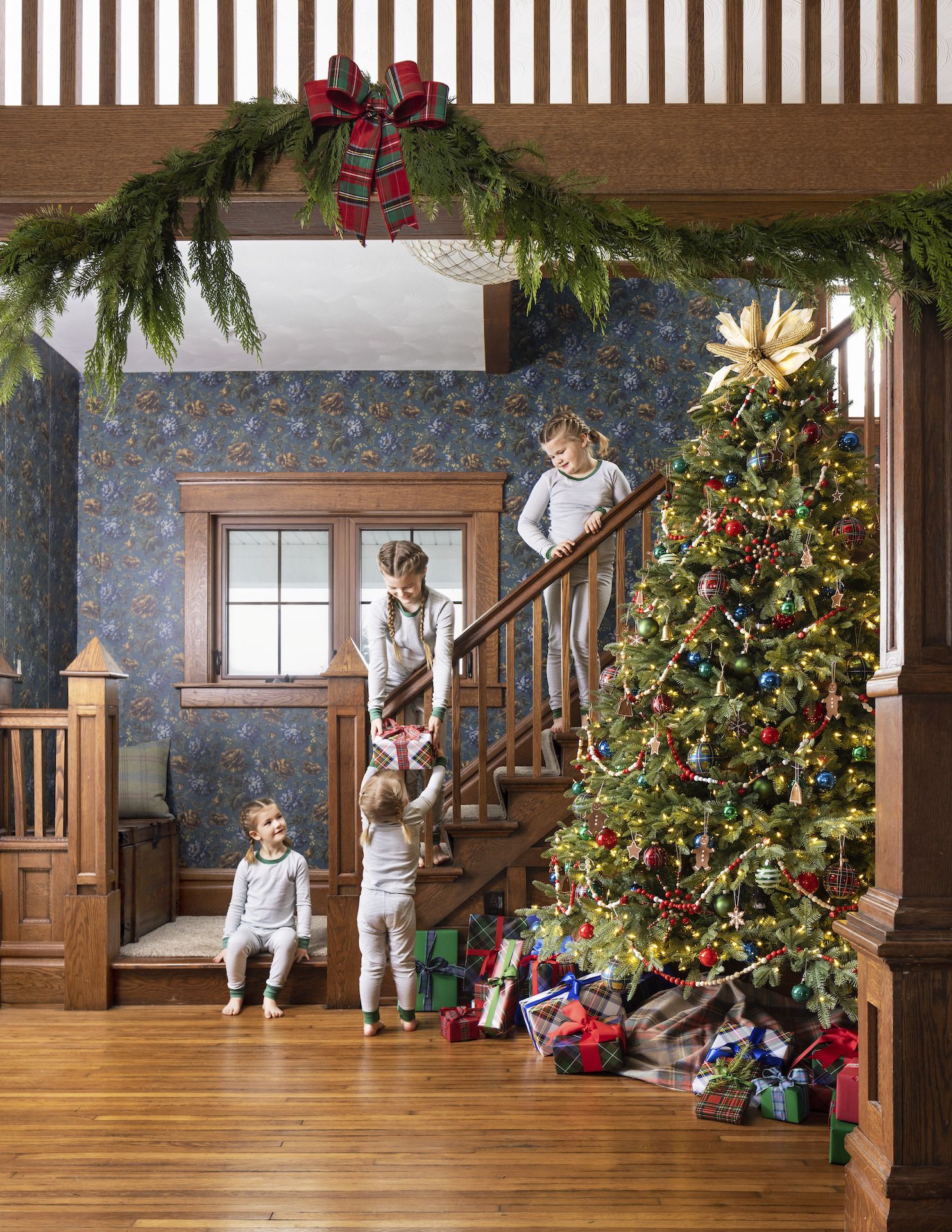 Christmas Decorating In a Michigan Farmhouse