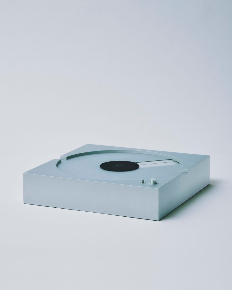 a silver aluminium record player