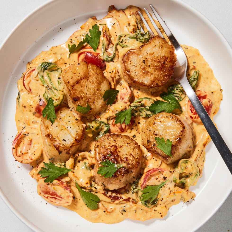 scallops in a creamy tuscan butter sauce