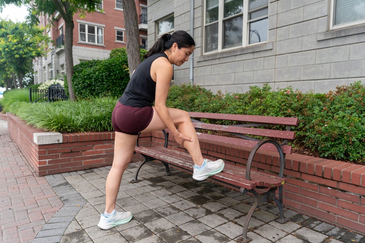 runner holding leg