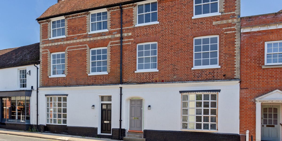 Twin Houses For Sale In Hampshire Village