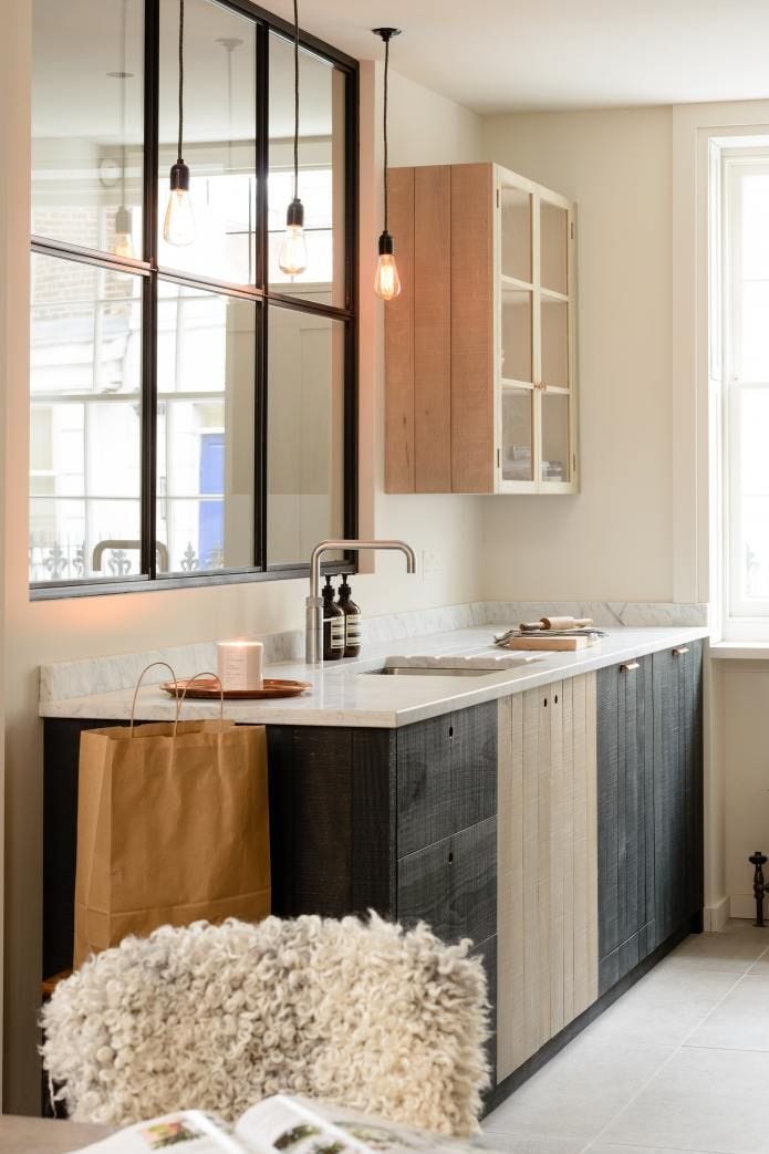 18 Examples of Two-Toned Kitchen Cabinets From Designers