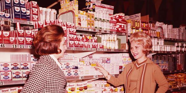https://hips.hearstapps.com/hmg-prod/images/two-women-shopping-in-an-american-supermarket-circa-1970-news-photo-1588854577.jpg?crop=1.00xw:0.636xh;0,0.177xh&resize=640:*