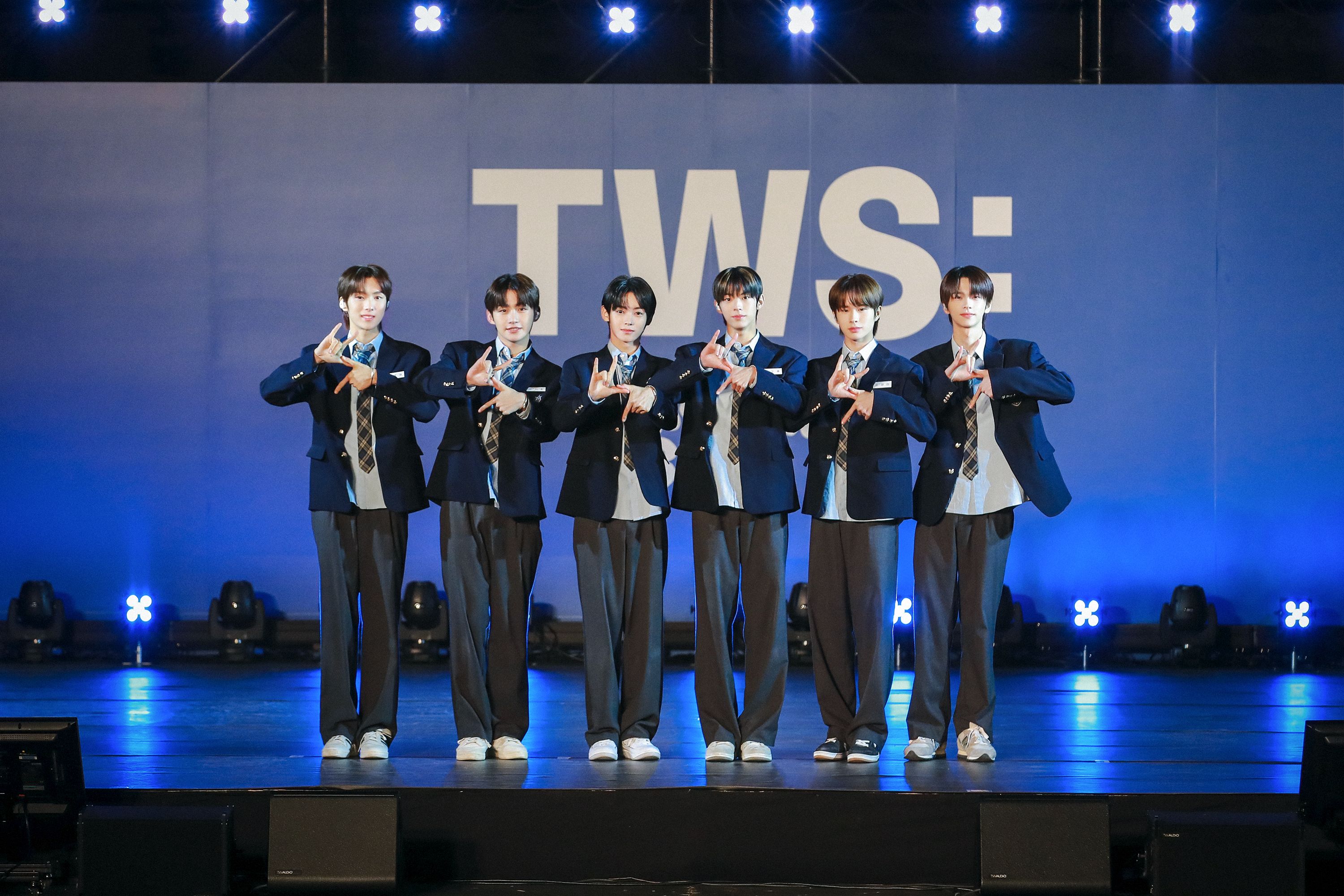 TWS トゥアス　シニュ　トレカ　weverseglobal ショーケース TWS TRY WITH US soundwave トレカ シニュ - メルカリ