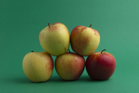 types of apples like jonagold