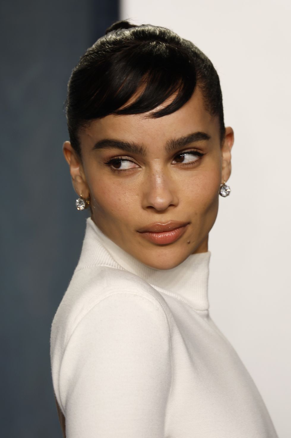 beverly hills, california march 27 zoë kravitz attends the 2022 vanity fair oscar party hosted by radhika jones at wallis annenberg center for the performing arts on march 27, 2022 in beverly hills, california
