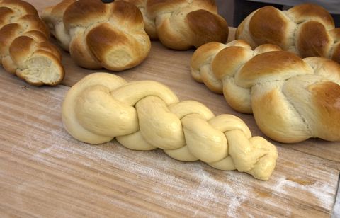 types of bread challah