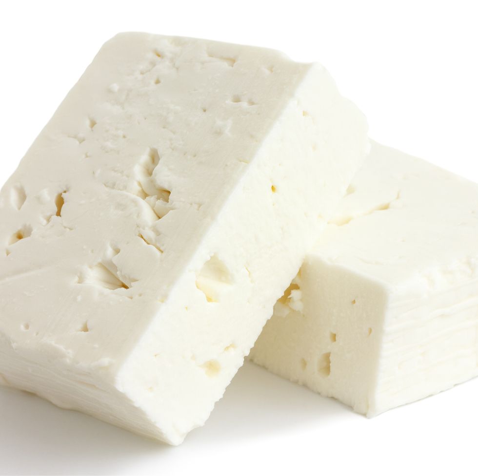 Почему сыр белый. Белый сыр. Сыр белый тонкий. Плитка сыра на белом фоне. Арабский белый сыр.