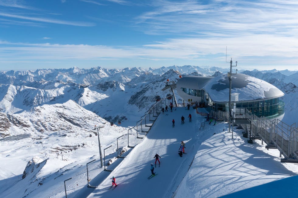 Met een 115 miljoen euro kostend project moeten twee skioorden onderling verbonden worden waardoor de Pitztaler Gletscher zou gaan behoren tot het grootste aaneengesloten skigebied van de Alpen