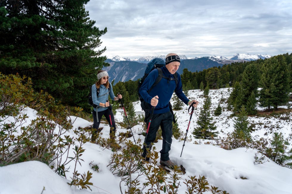 Tina en Gerd Estermann wandelen door een van de weinige streken in Tirol die niet zijn aangetast door infrastructuur ten behoeve van de wintersport