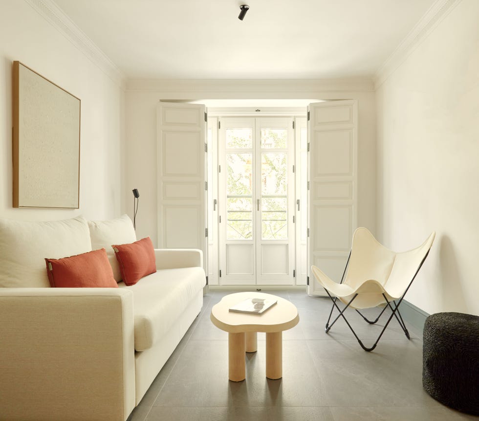 esta reforma le da a un edificio senorial de granada una segunda vida gracias a unos preciosos apartamentos turisticos