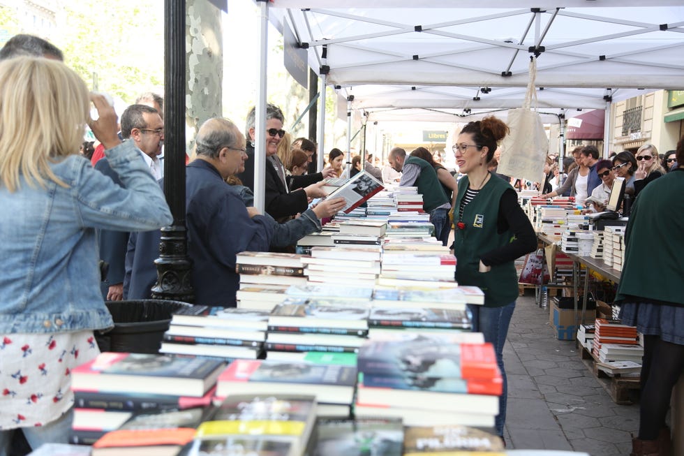 puestos de venta de libros en sant jordi