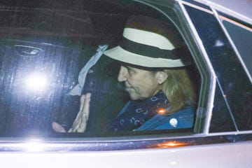 la infanta elena visita a su padre juan carlos i en sanxenxo