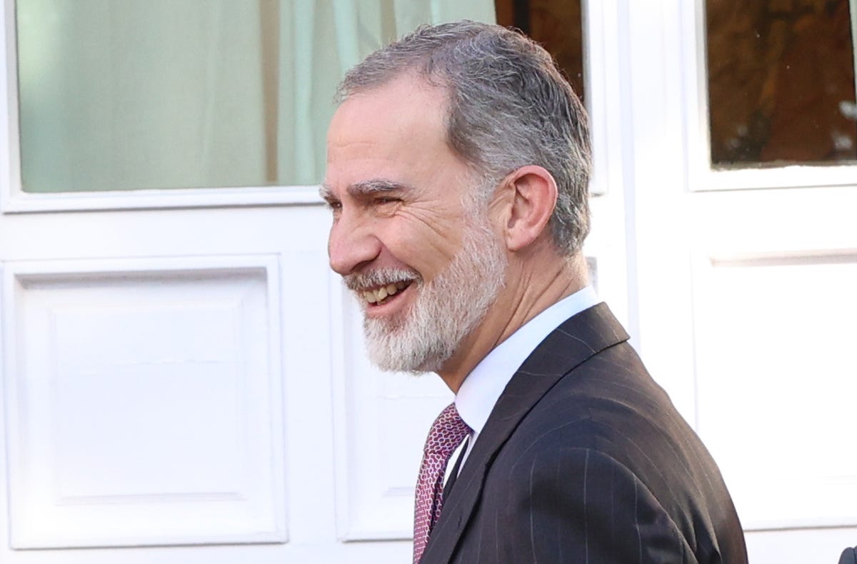 felipe vi revela si sus hijas leonor y sofia le han felicitado por su cumpleanos